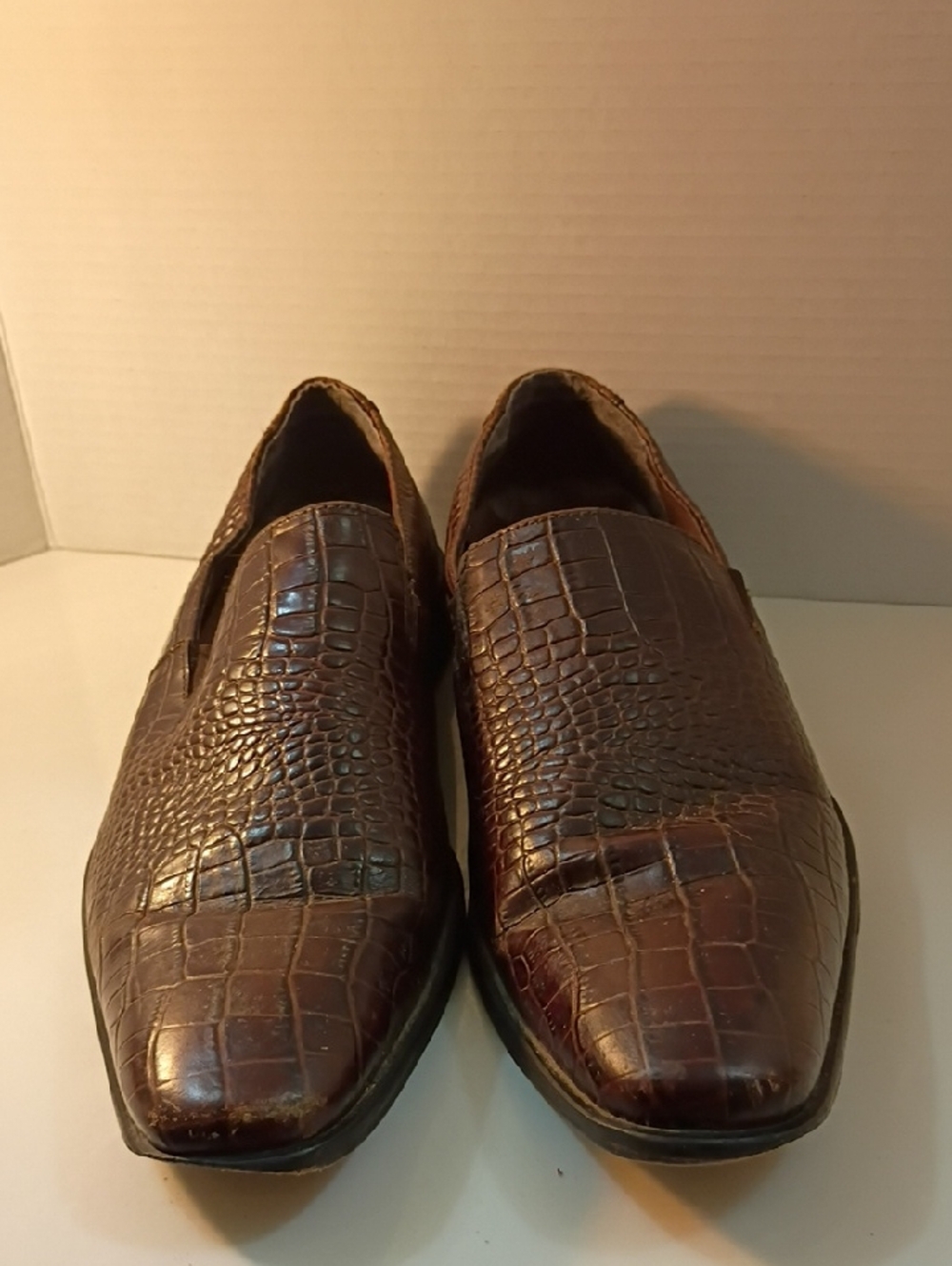 Stacy Adams Men's Brown Croc-Embossed Slip-On Loafers — Classic Dress Style